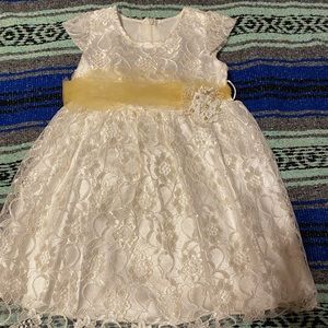 Girl size 5t beautiful dress